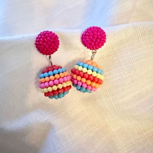 Hot pink and multicolor beaded earrings ￼ - Picture 2 of 4